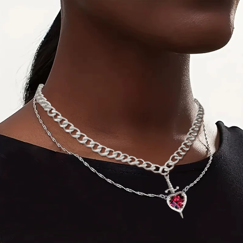 Collar de Corazón y Espada
