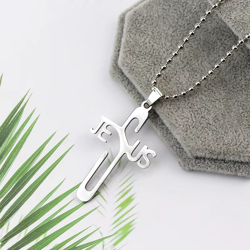 Collar Religioso con Cruz de Jesús